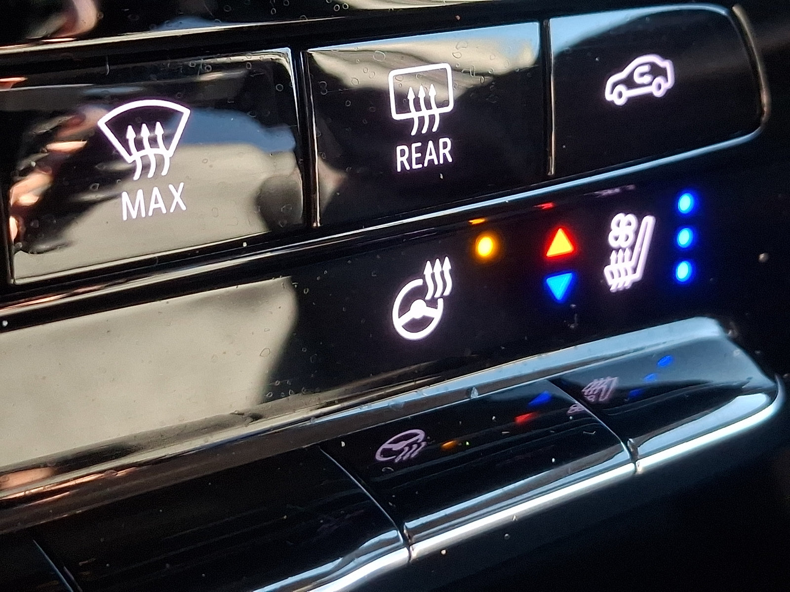 Used 2023 Chevrolet Bolt EUV LT w/ Convenience Package FWD image 24