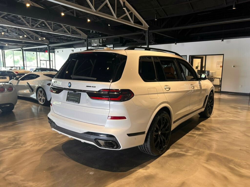 Used 2023 BMW X7 xDrive40i w/ M Sport Package AWD/4WD image 5