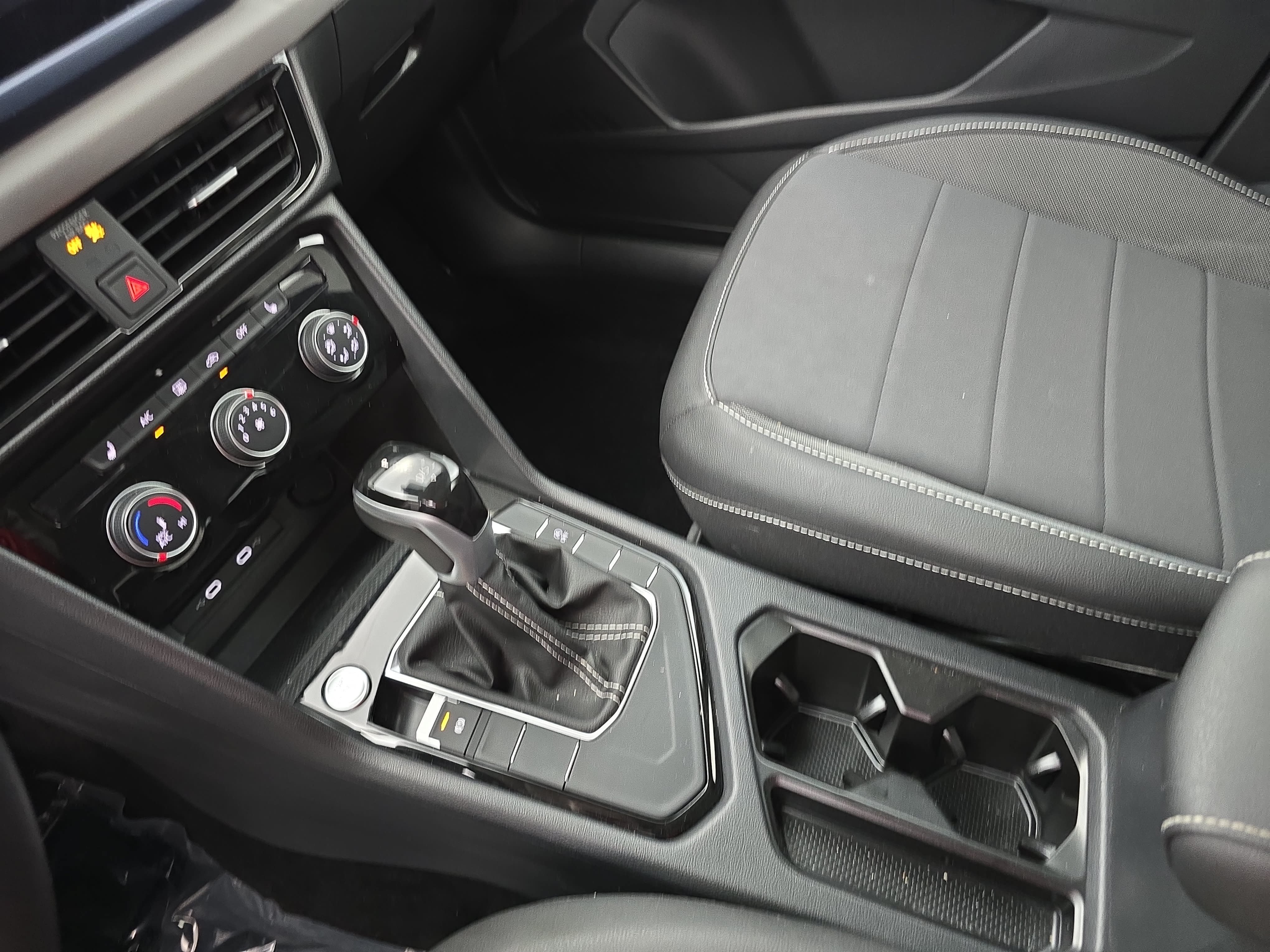 Certified 2023 Volkswagen Taos SE FWD image 24