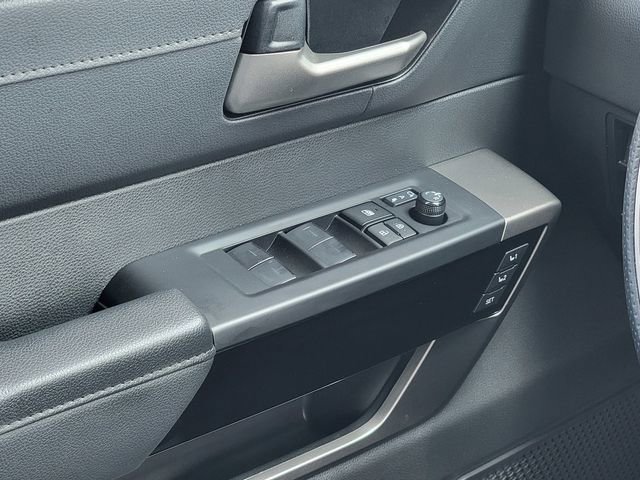 Used 2024 Toyota Tundra Limited AWD/4WD image 25