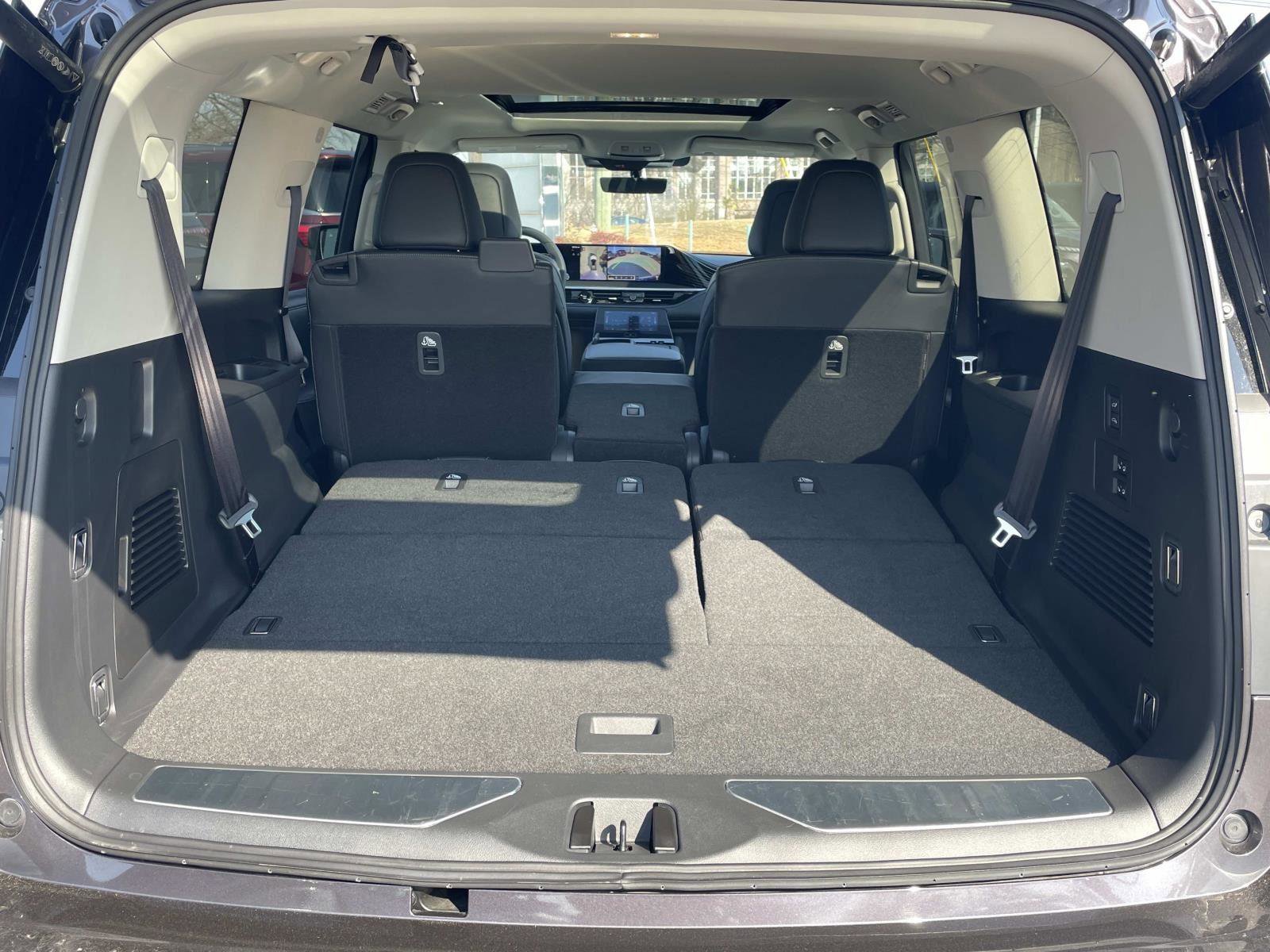 Certified 2025 INFINITI QX80 Luxe image 8