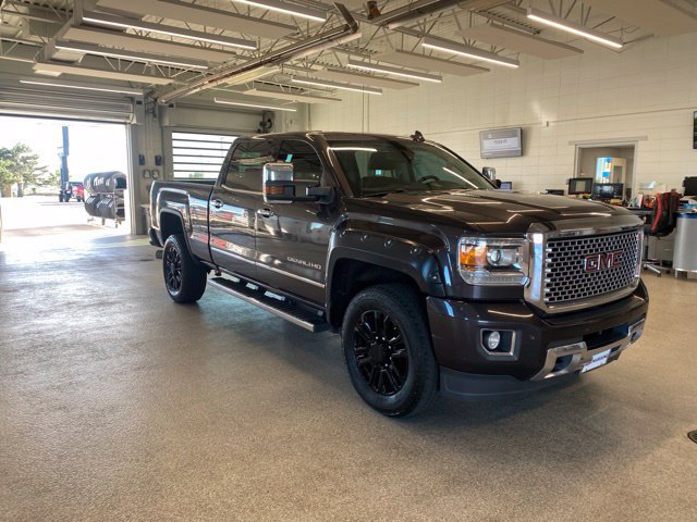Used 2015 GMC Sierra 2500 Denali w/ Duramax Plus Package AWD/4WD image 3