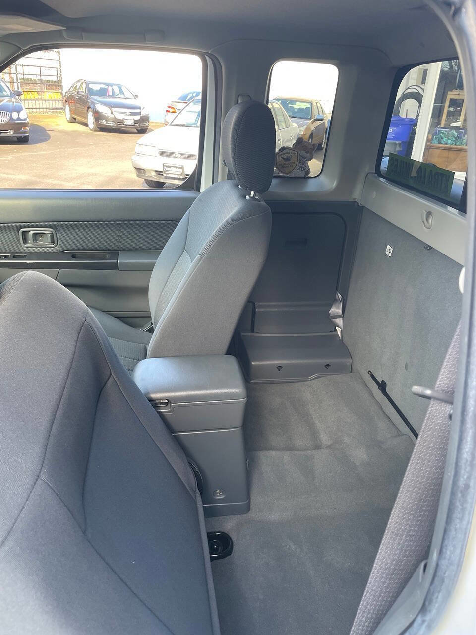 Used 2004 Nissan Frontier XE w/ (VTP) Value Truck Pkg image 26