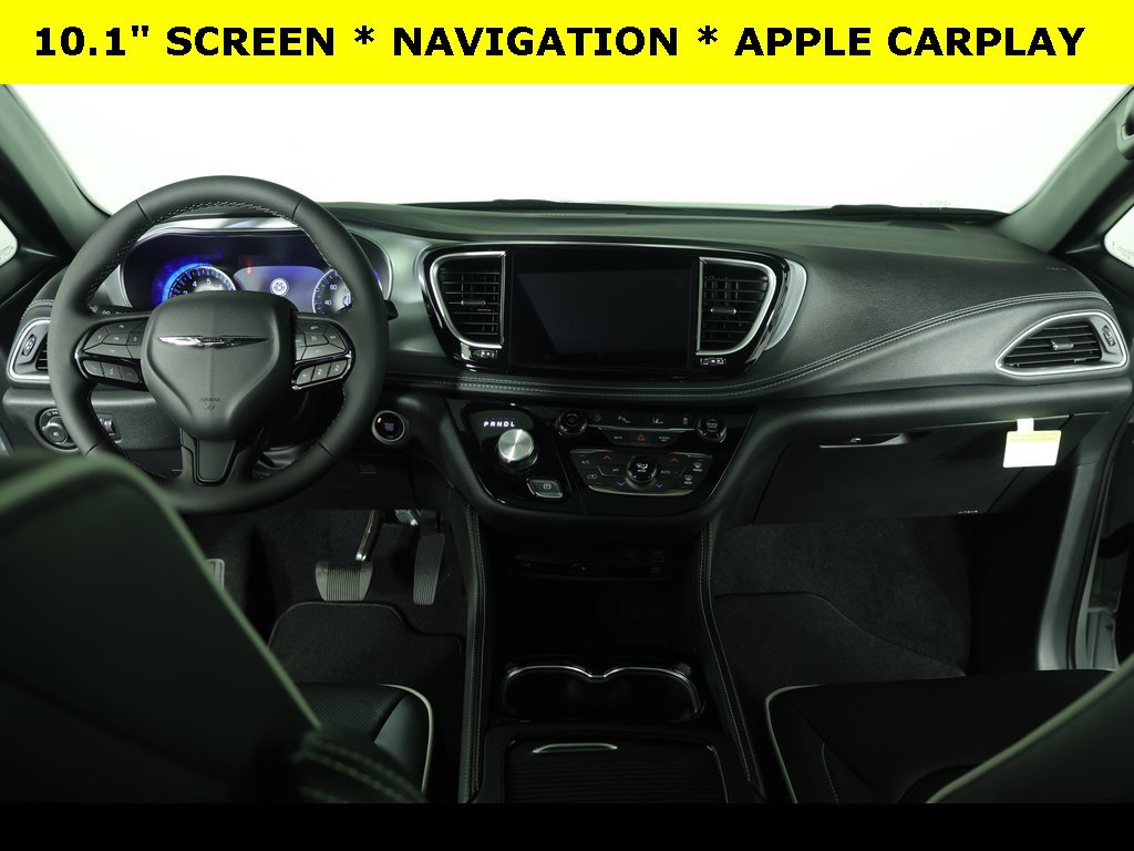 New 2026 Chrysler Pacifica Limited image 5