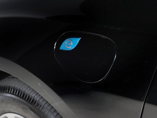Used 2023 Chrysler Pacifica Limited FWD image 30