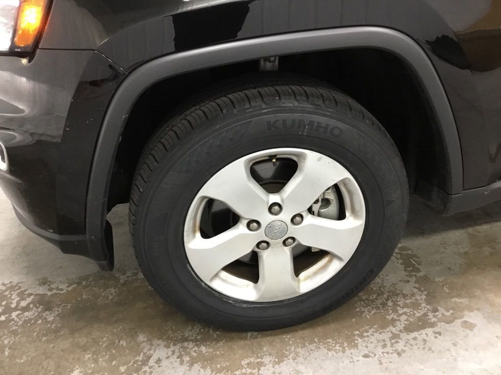 Used 2022 Jeep Grand Cherokee Laredo X image 4