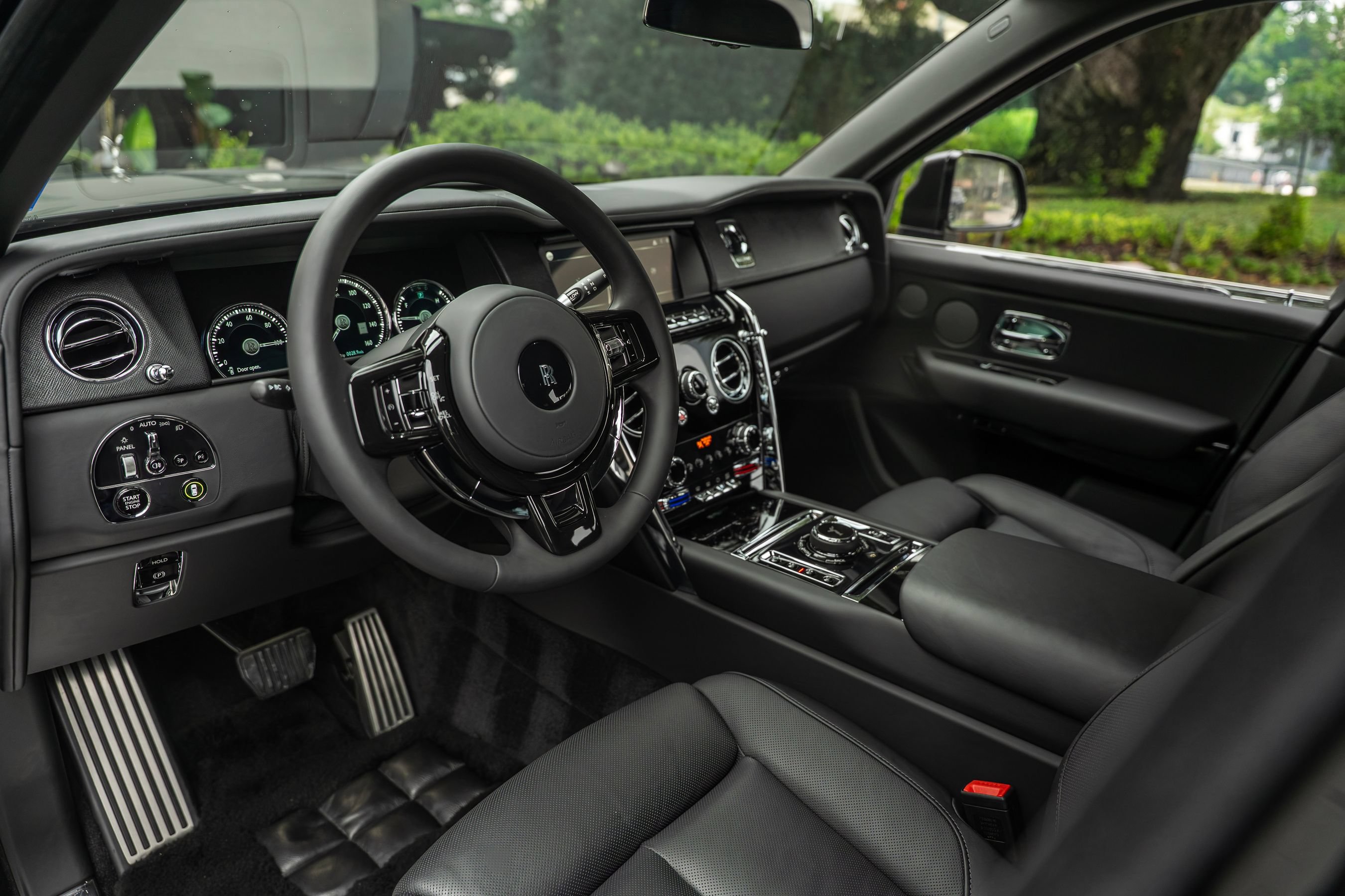Certified 2023 Rolls-Royce Cullinan AWD/4WD image 9