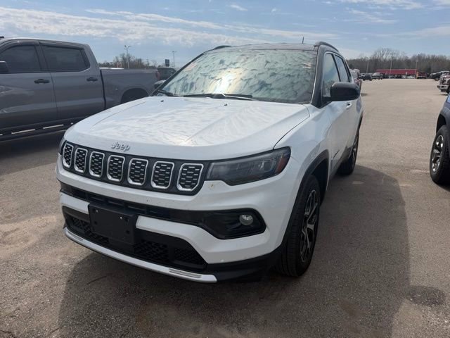 Used 2025 Jeep Compass Limited AWD/4WD image 3