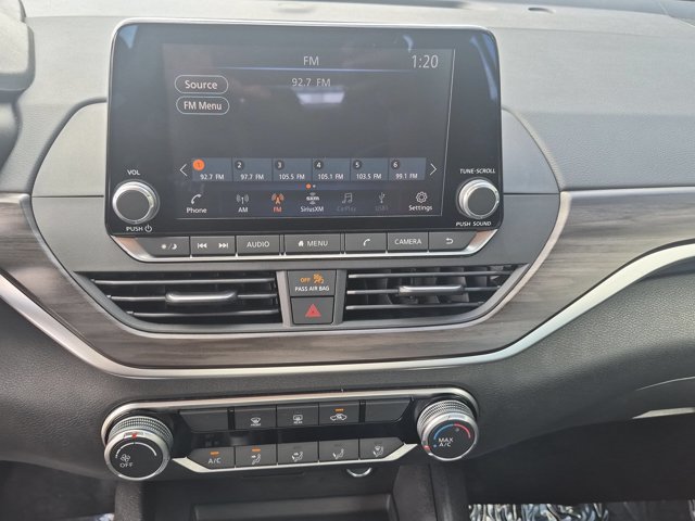 Used 2025 Nissan Altima 2.5 SV FWD image 15