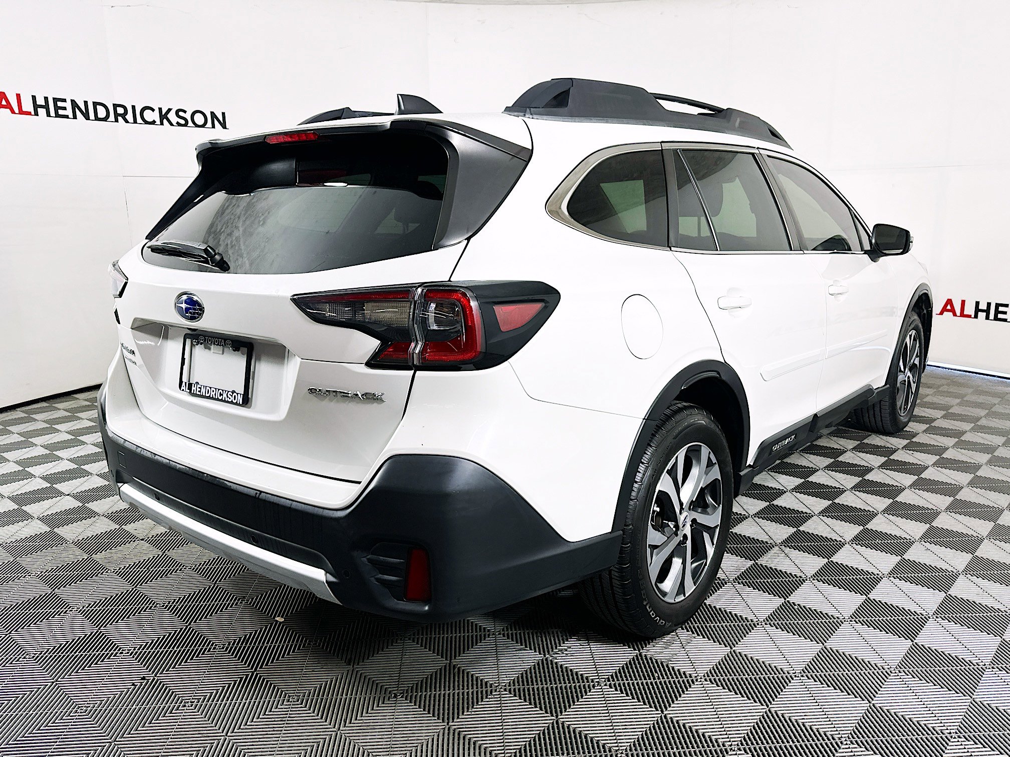 Used 2022 Subaru Outback Limited image 3