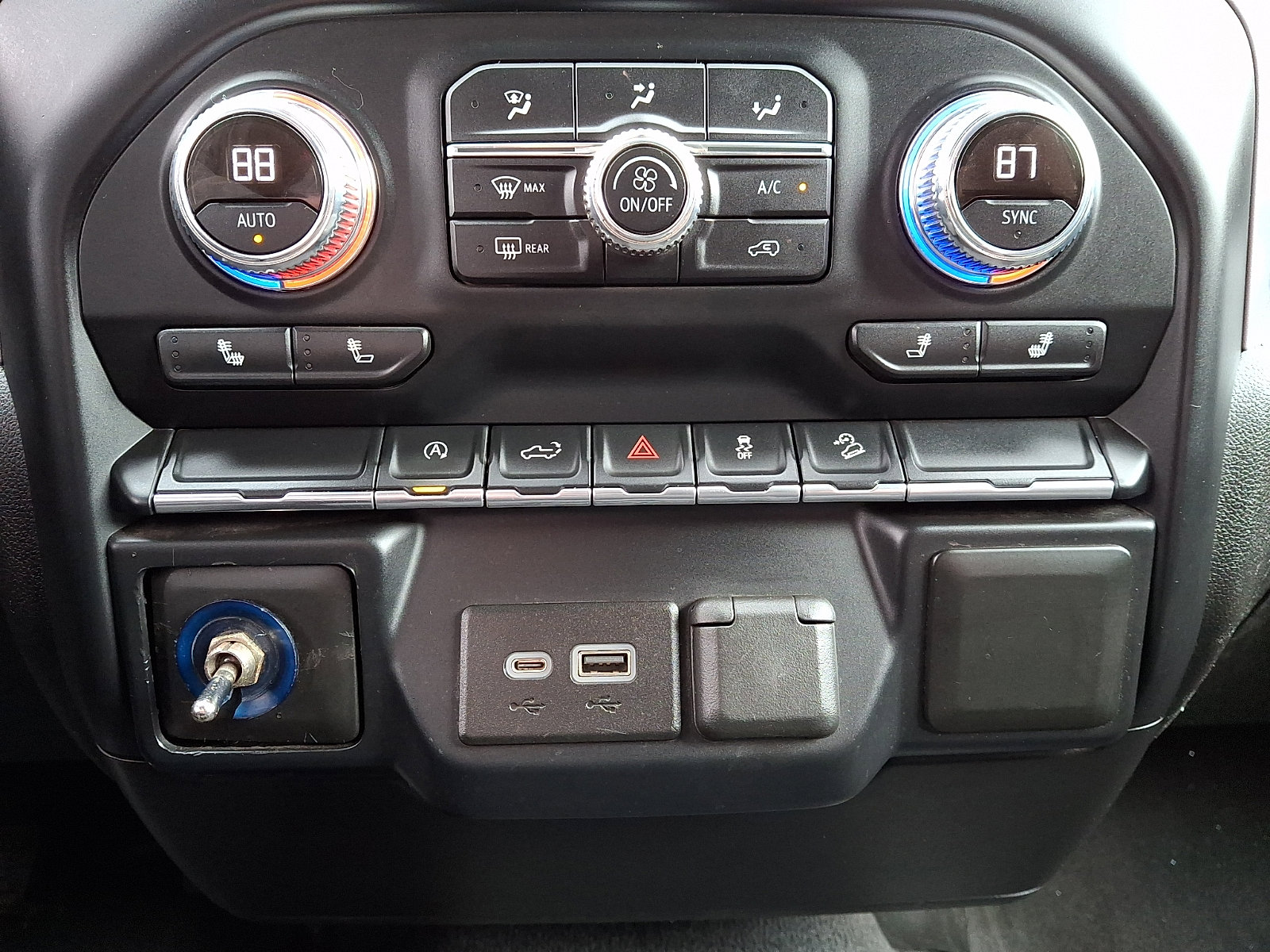 Used 2020 GMC Sierra 1500 SLE w/ X31 Off-Road Package image 16