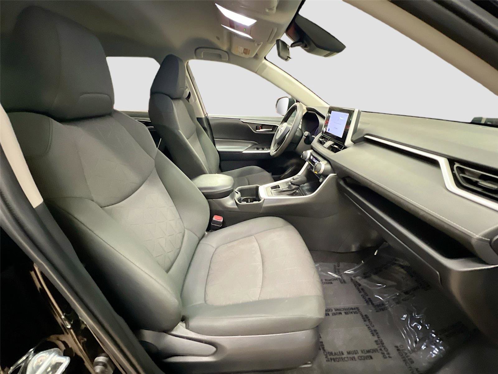 Used 2023 Toyota RAV4 XLE image 29