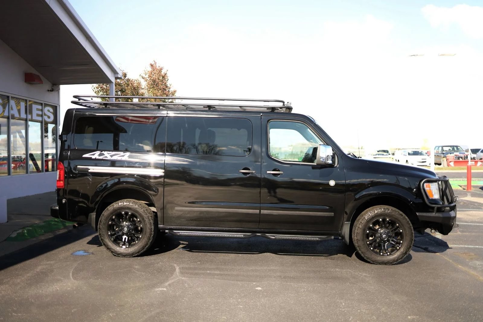 Used 2020 Nissan NV 3500 SL RWD image 4