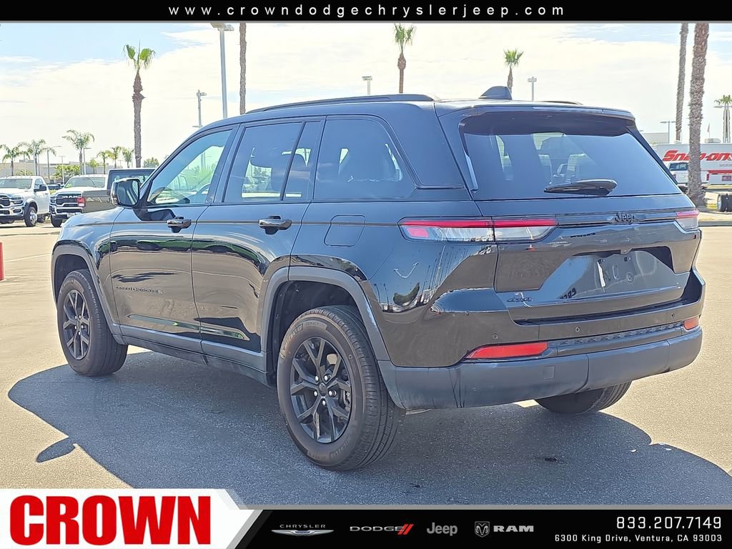 Used 2024 Jeep Grand Cherokee Altitude image 5