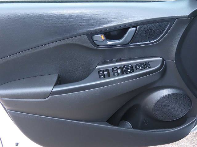 Used 2023 Hyundai Kona SE image 16