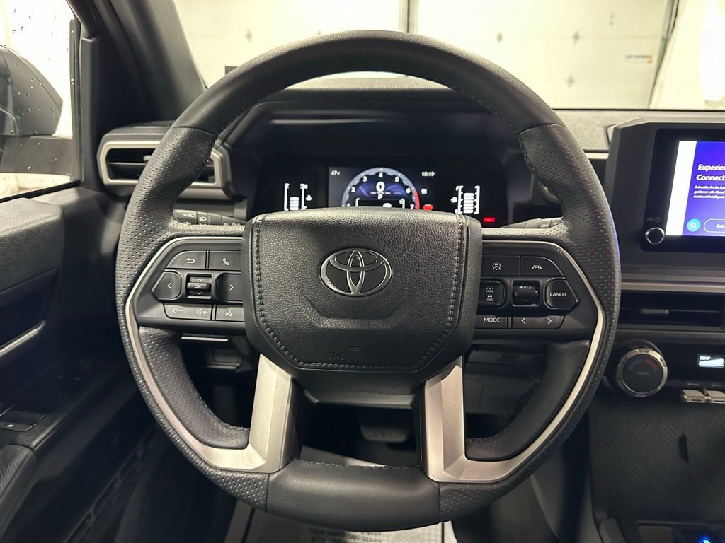 Used 2025 Toyota 4Runner SR5 image 18