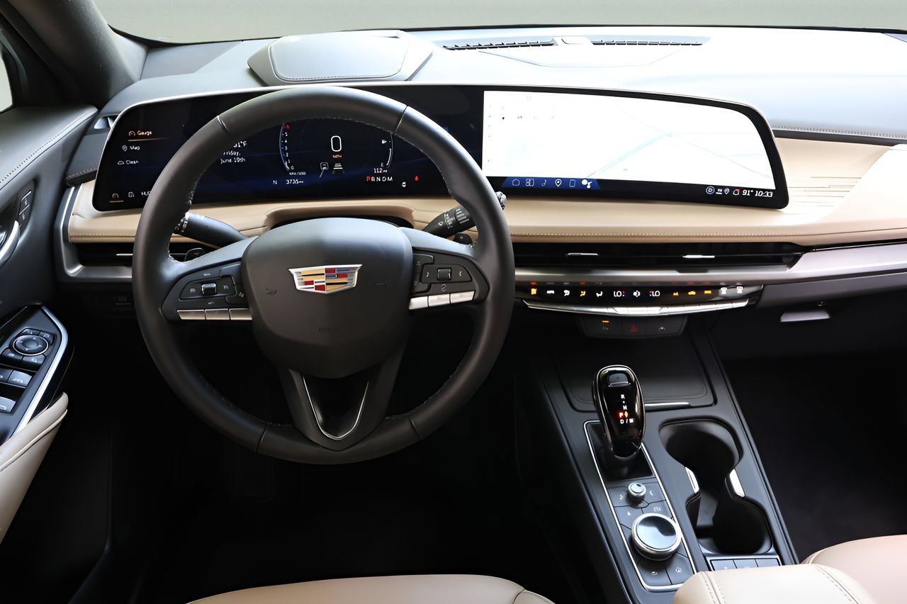 Certified 2025 Cadillac XT4 Premium Luxury w/ Technology Package FWD image 15