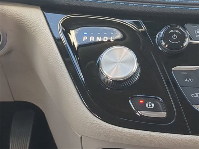 Used 2021 Chrysler Pacifica Touring-L image 19