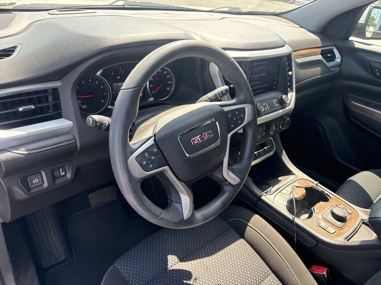 Used 2021 GMC Acadia SLE w/ Driver Convenience Package AWD/4WD image 4
