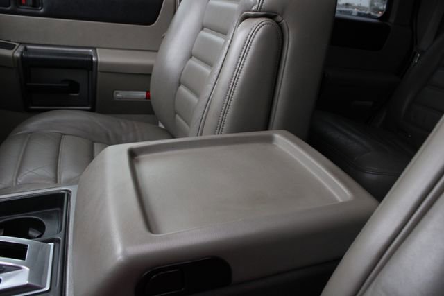 Used 2004 HUMMER H2 w/ Preferred Equipment Group image 18