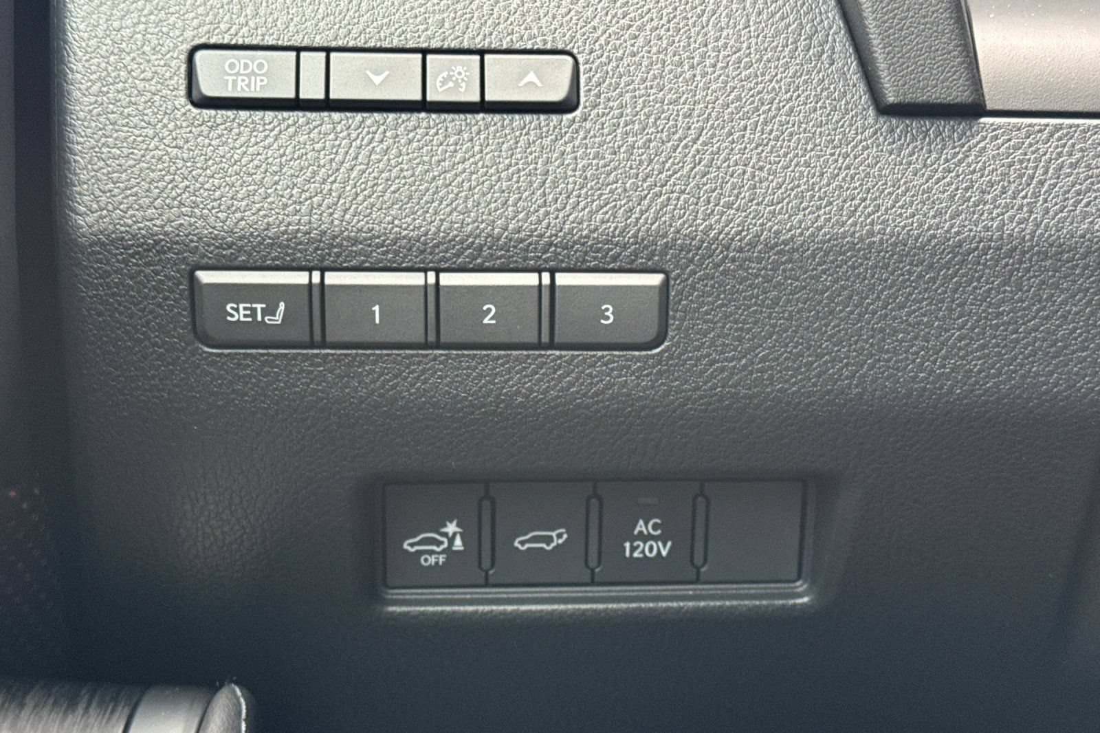 Used 2025 Lexus GX 550 w/ Accessory Package (Z1) AWD/4WD image 31