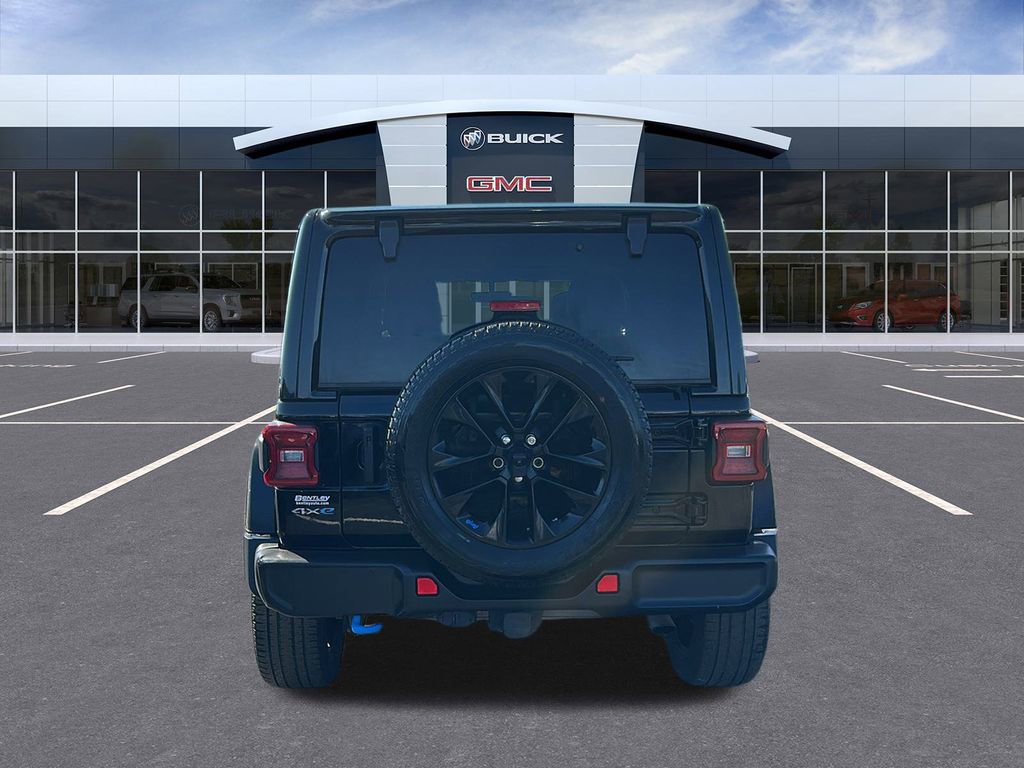 Used 2022 Jeep Wrangler Unlimited Sahara w/ Cold Weather Group image 4