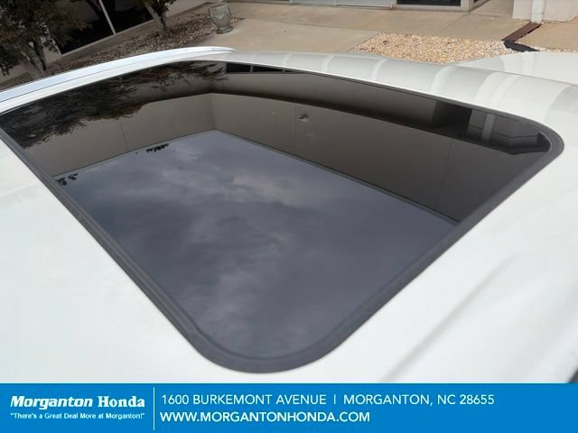 Used 2018 Toyota Highlander XLE FWD image 12