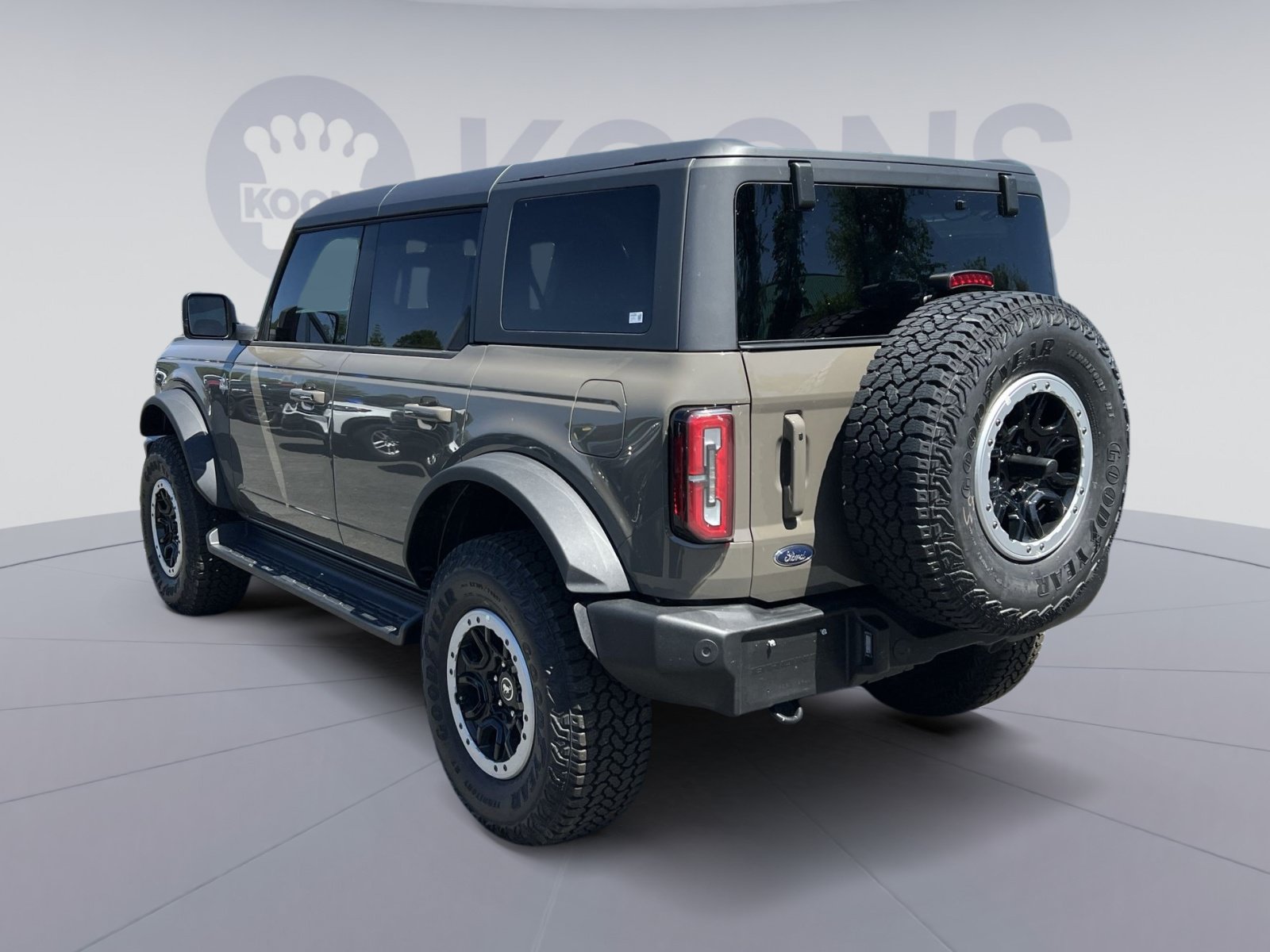 New 2025 Ford Bronco Outer Banks w/ Sasquatch Package AWD/4WD image 8