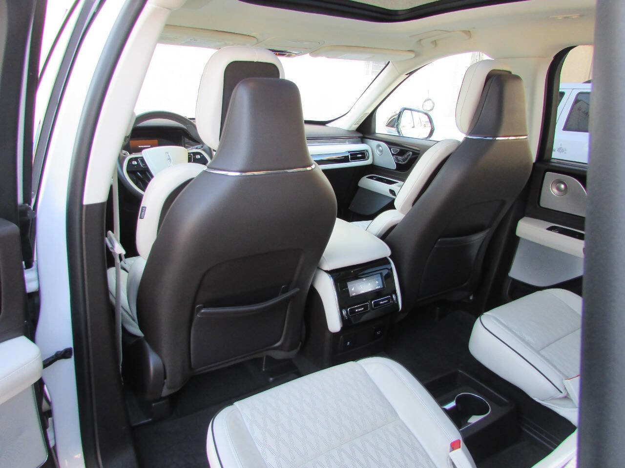 Used 2020 Lincoln Aviator Black Label Grand Touring w/ Class IV Trailer Tow Package image 37