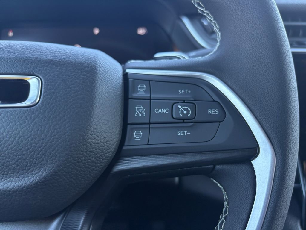 New 2026 Jeep Grand Cherokee Laredo AWD/4WD image 16
