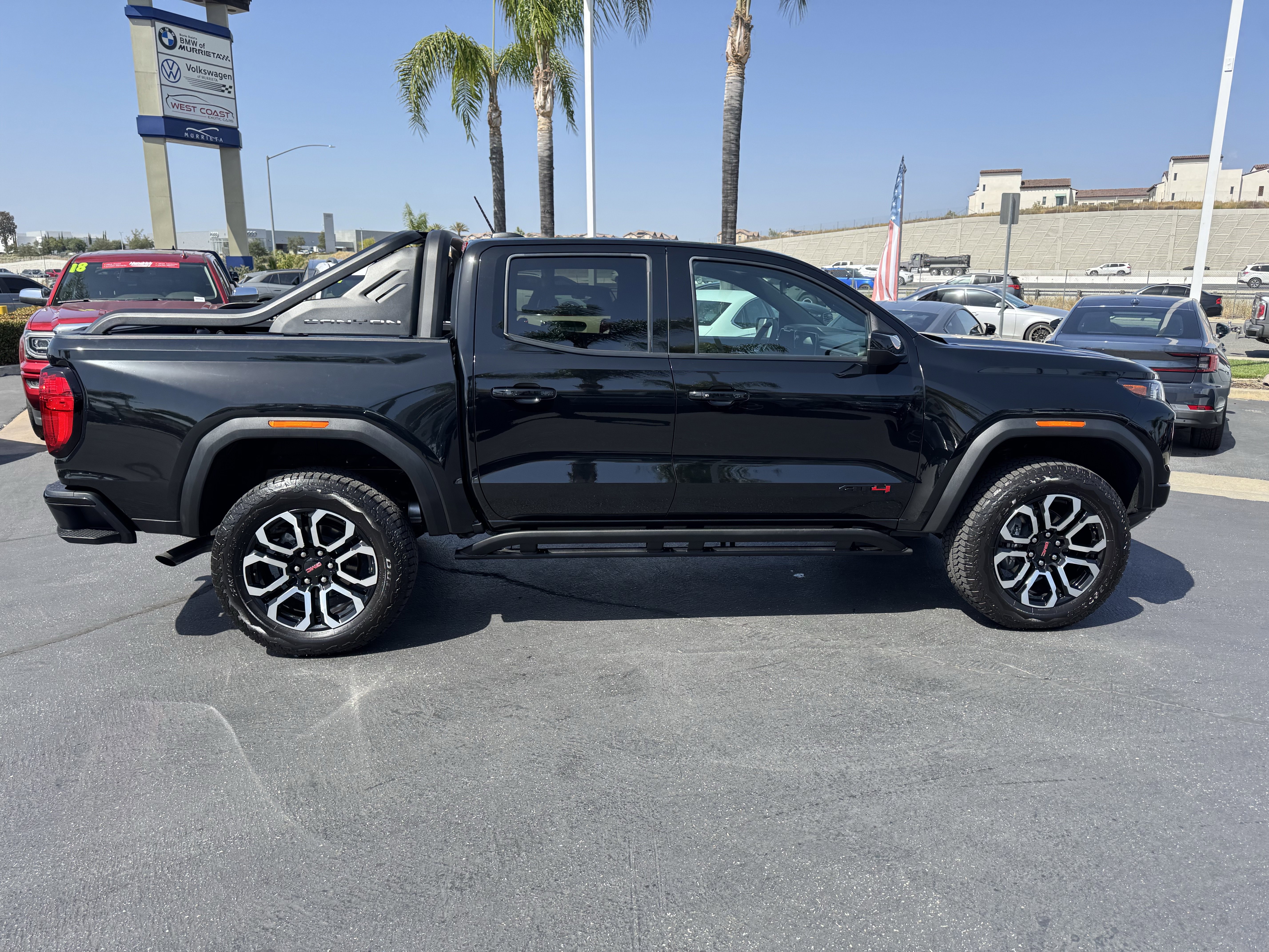 Used 2025 GMC Canyon AT4 w/ Nightfall Edition AWD/4WD image 11