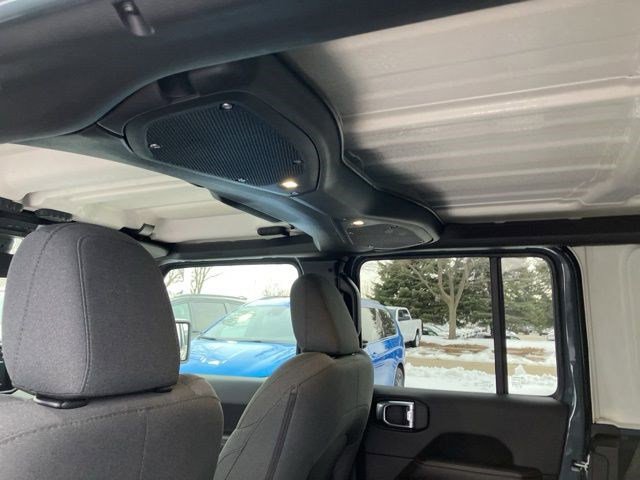 Certified 2025 Jeep Wrangler Sahara w/ Safety Group image 26