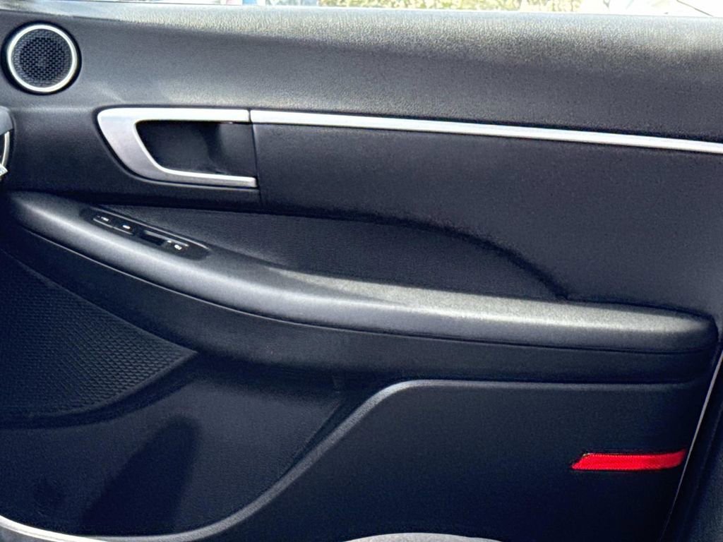 Used 2025 Hyundai Sonata SEL FWD image 21