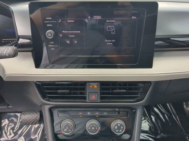 Certified 2025 Volkswagen Taos S FWD image 19