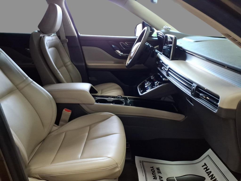 Certified 2022 Lincoln Corsair FWD image 12