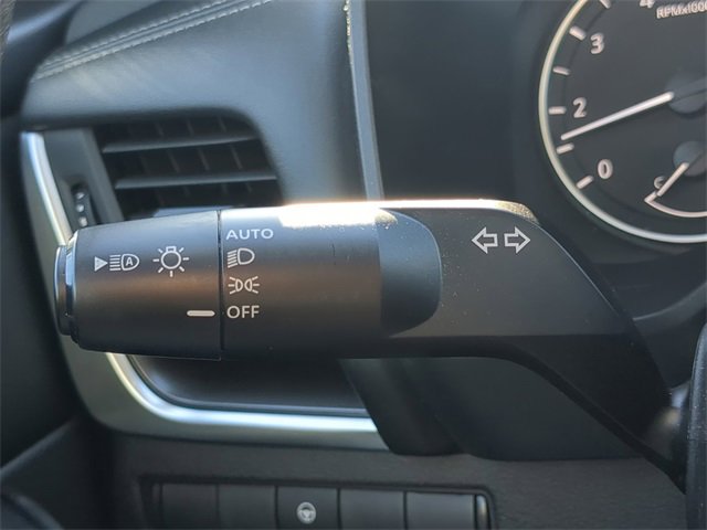 Used 2024 Nissan Rogue SV image 28