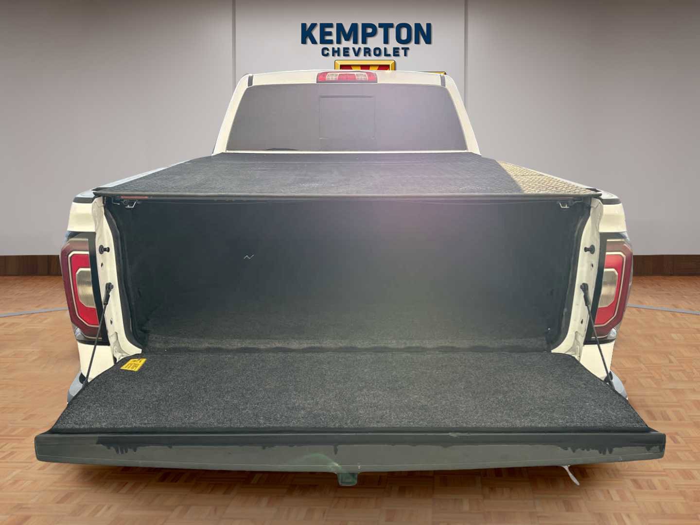 Used 2018 GMC Sierra 1500 SLT image 18