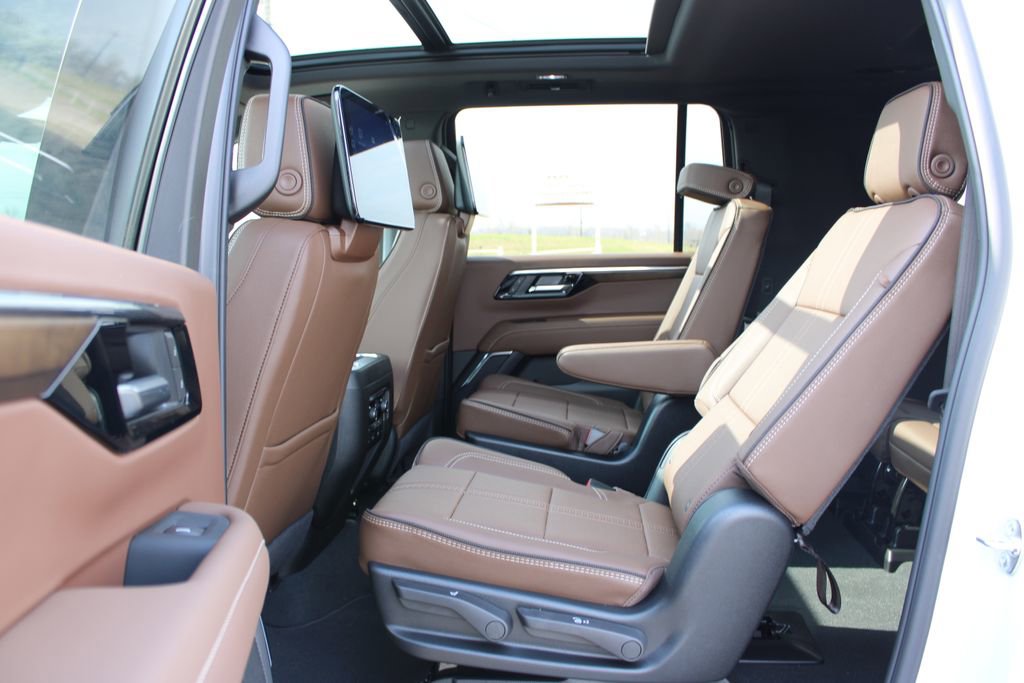 New 2026 Chevrolet Suburban High Country AWD/4WD image 27