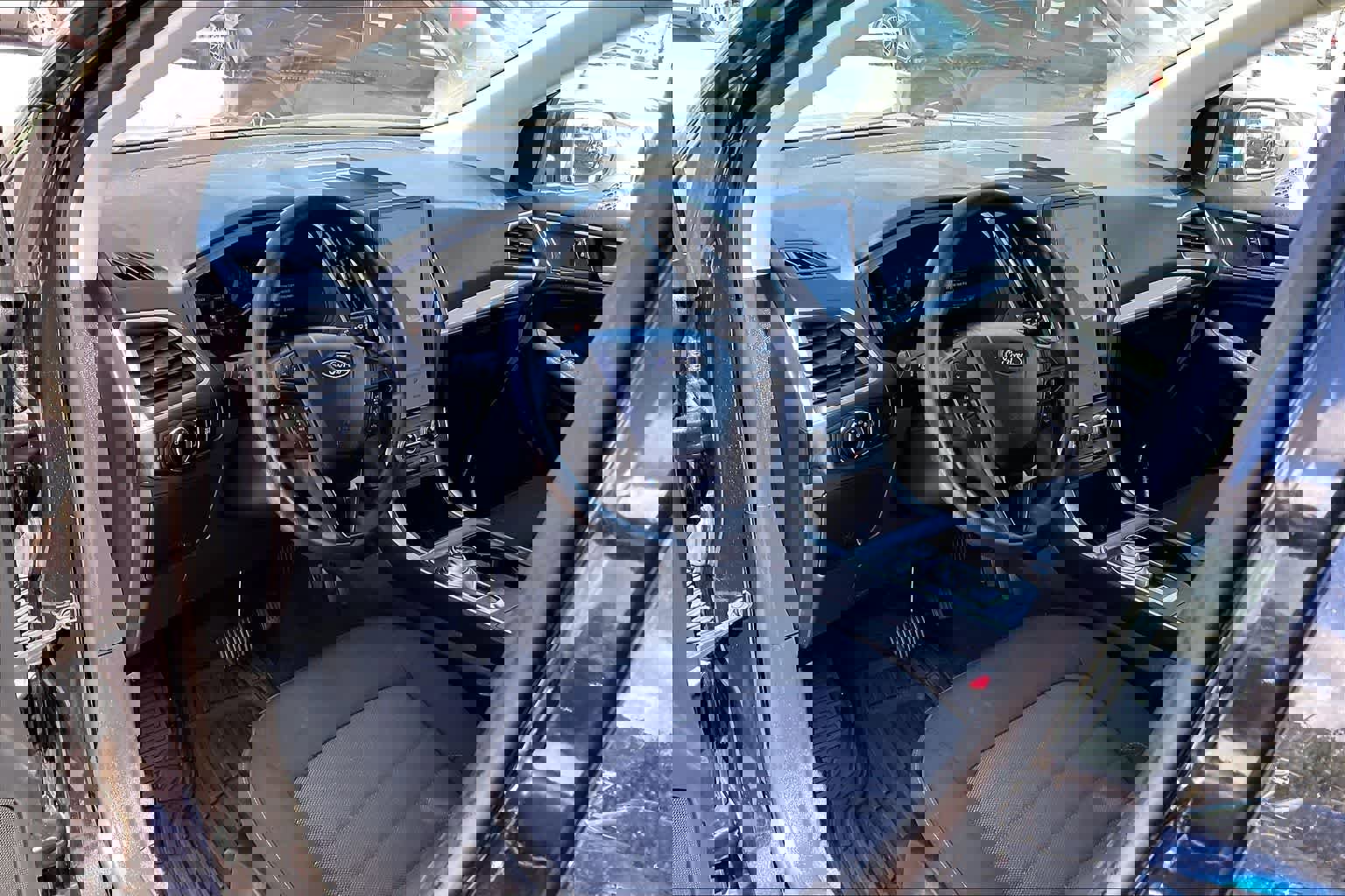 Certified 2024 Ford Edge SE w/ Black Appearance Package AWD/4WD image 2