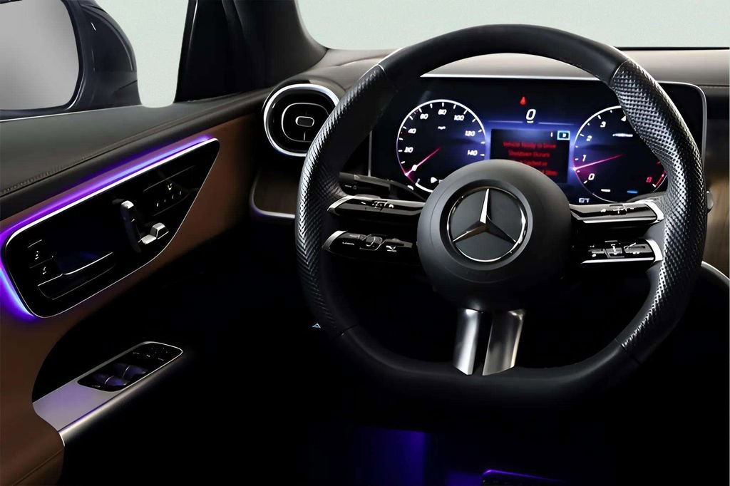 Used 2024 Mercedes-Benz GLC 300 4MATIC image 44