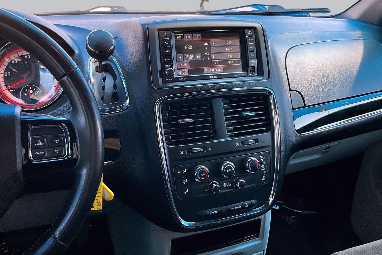 Used 2015 Dodge Grand Caravan SE FWD image 7