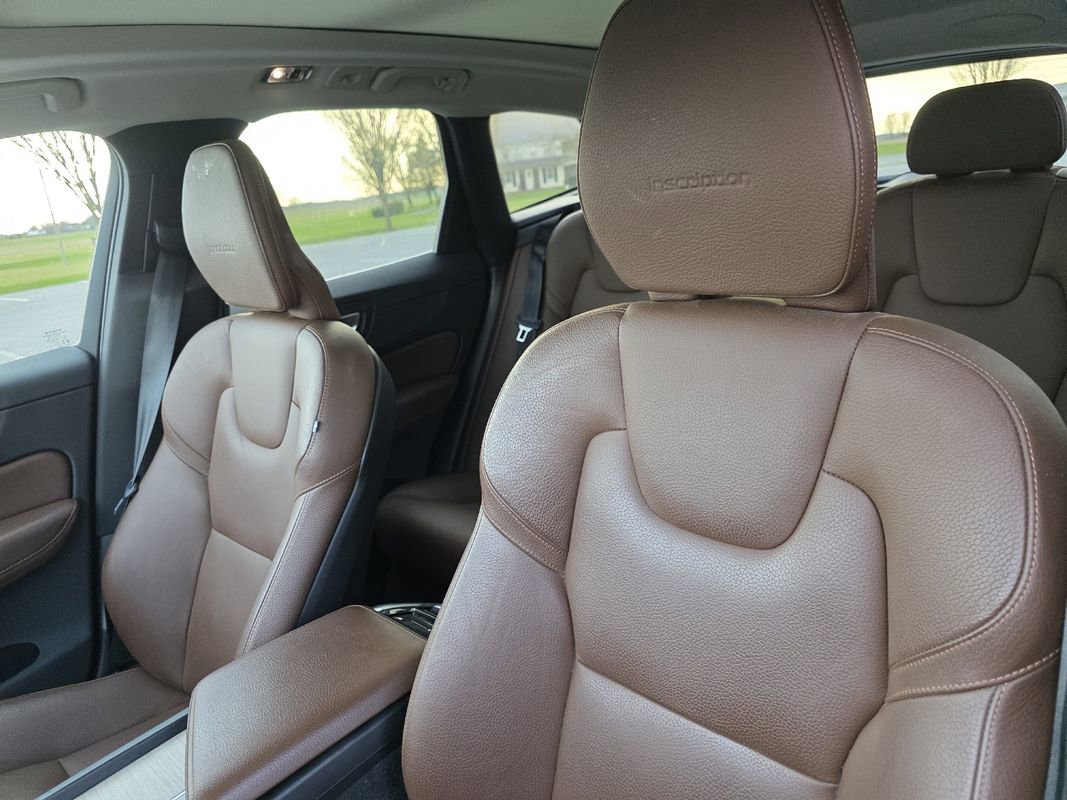 Used 2020 Volvo XC60 T5 Inscription w/ Protection Package image 12