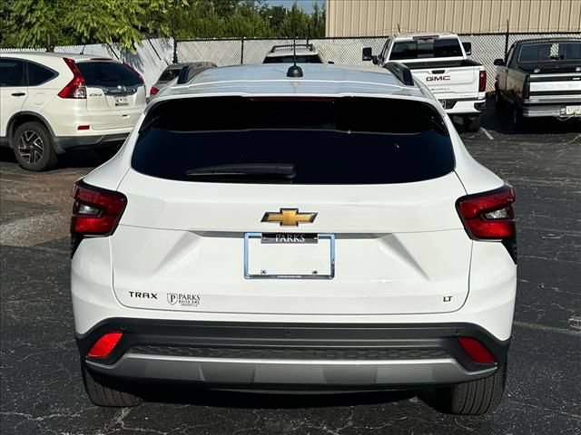 Used 2025 Chevrolet Trax LT w/ Driver Confidence Package FWD image 10
