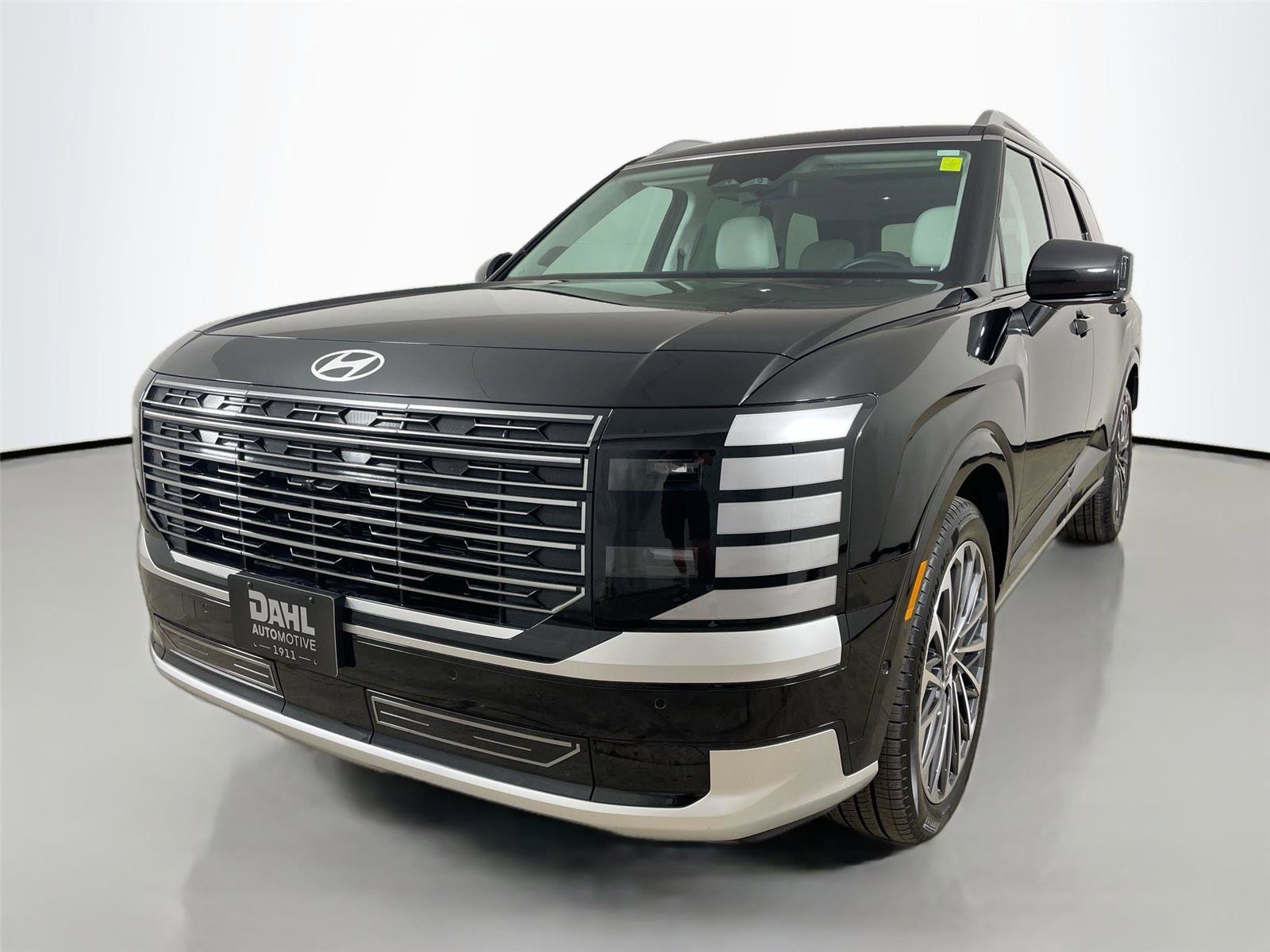 Used 2026 Hyundai Palisade Calligraphy AWD/4WD image 4