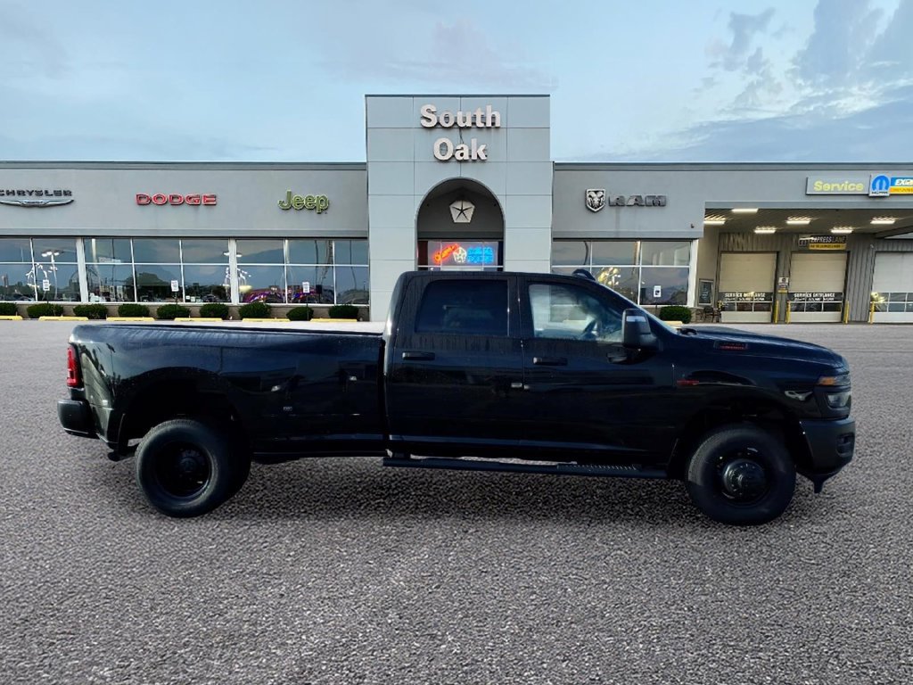 New 2027 RAM 3500 Tradesman AWD/4WD image 2