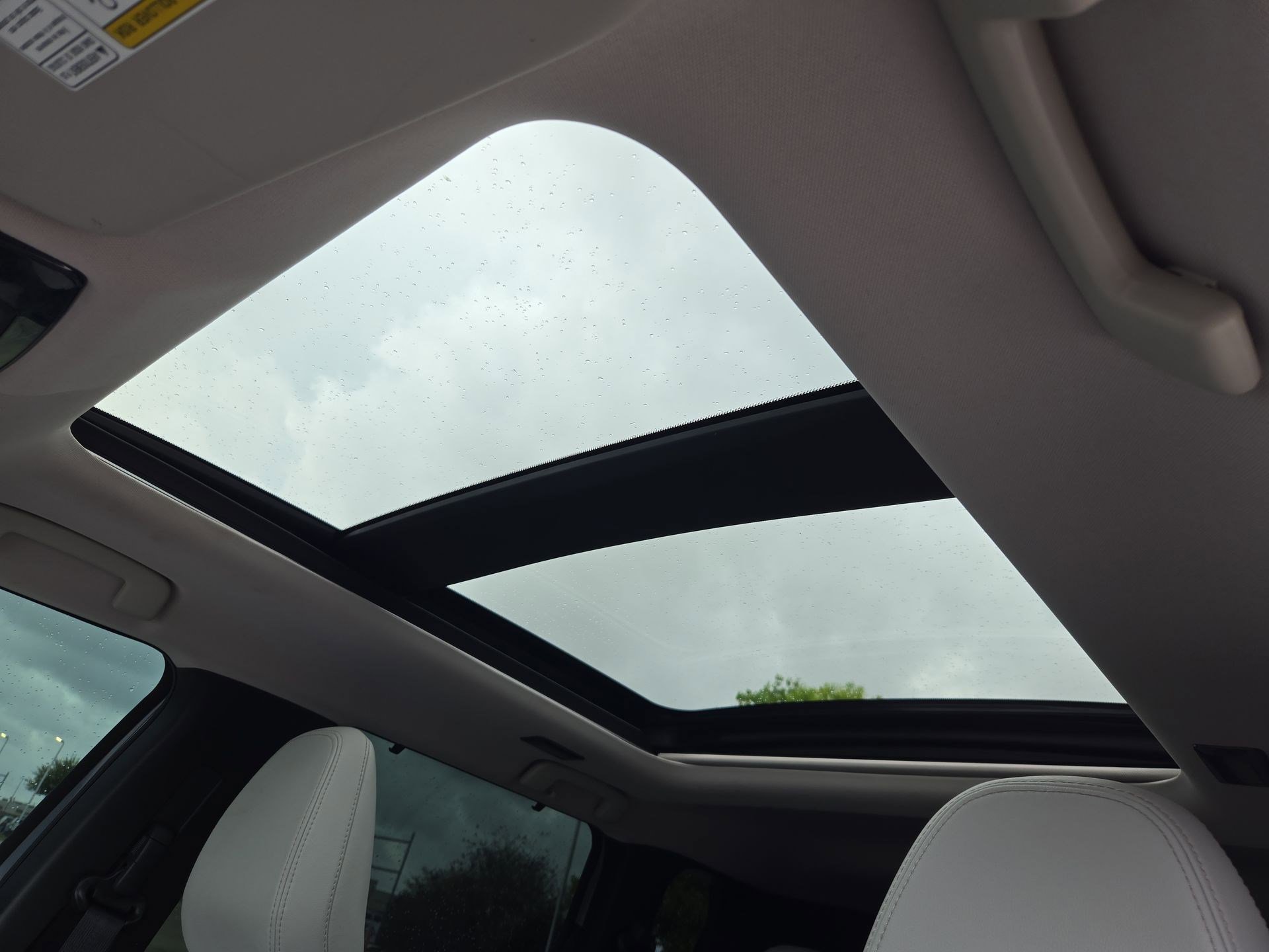 Used 2025 Mitsubishi Outlander SEL image 16