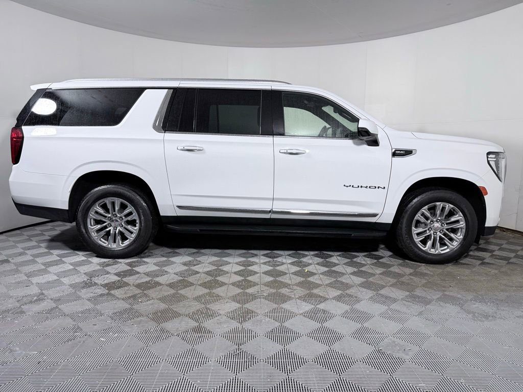 Used 2022 GMC Yukon XL SLT w/ SLT Premium Package AWD/4WD image 6