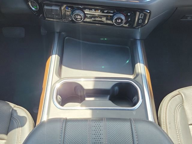 Used 2024 Chevrolet Silverado 2500 High Country w/ High Country Premium Package image 17