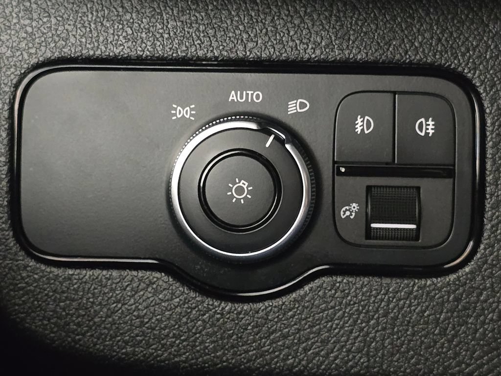Used 2021 Mercedes-Benz Sprinter 2500 image 30