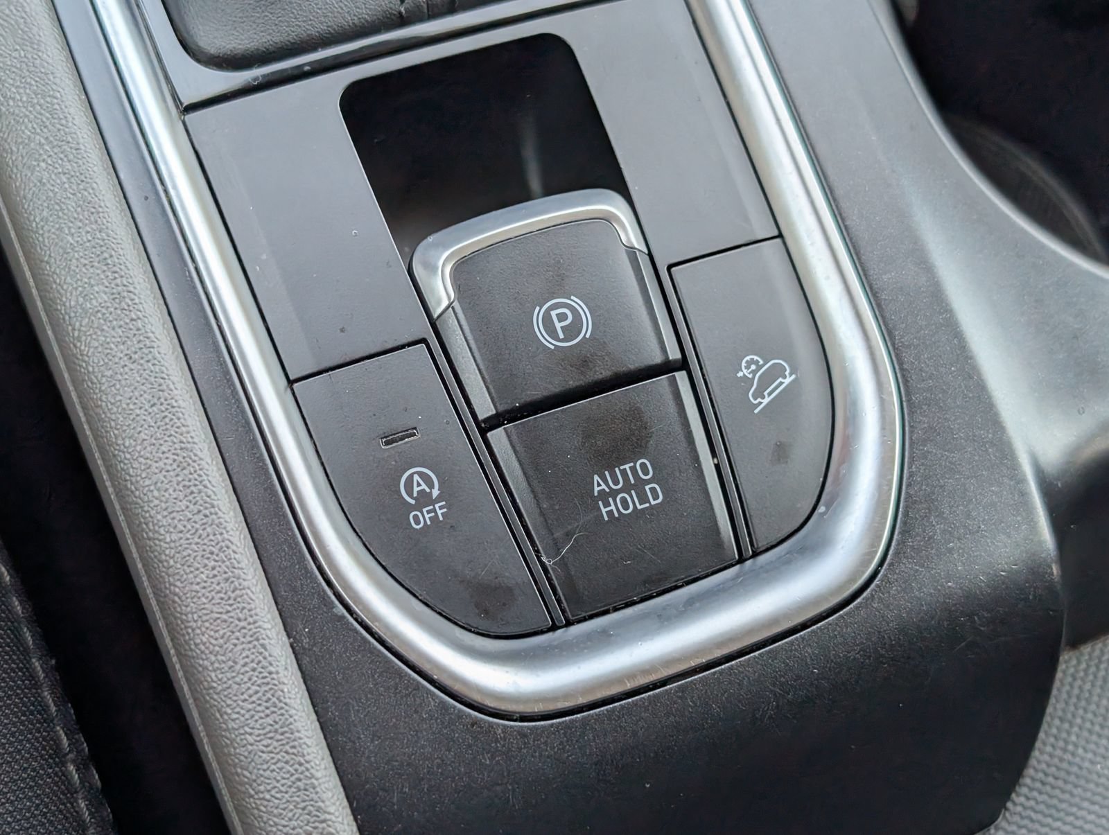Used 2020 Hyundai Santa Fe SE AWD/4WD image 24